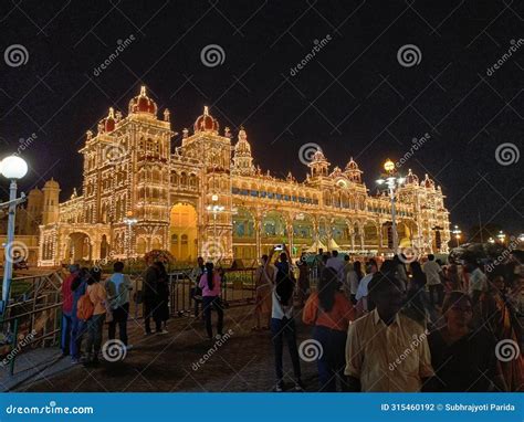  Il Mysore Palace: Un Tesoro Storico e un capolavoro Architettonico Indiano!