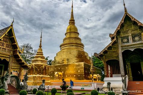 Il Wat Phra Singh: Un Tempio Maestoso con un Buddha Dorato Gigante!