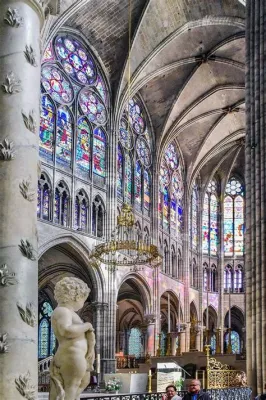 La Basilique Saint-Denis! Un Tesoro Gotico Nascosto tra le Mura di Parigi.